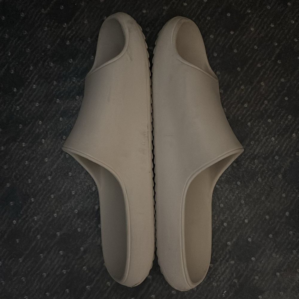 Wild Fable Robbie’s Slide Cream Sandals - Picture 2 of 3